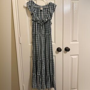 Universal thread green maxi gingham dress with pockets